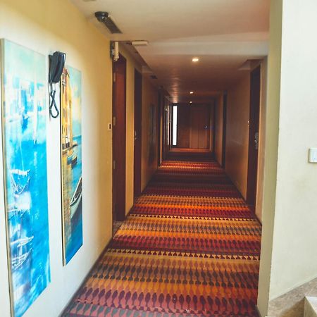 Hotel Riverview Ahmedabad Eksteriør billede
