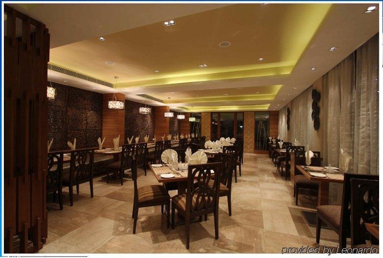 Hotel Riverview Ahmedabad Restaurant billede