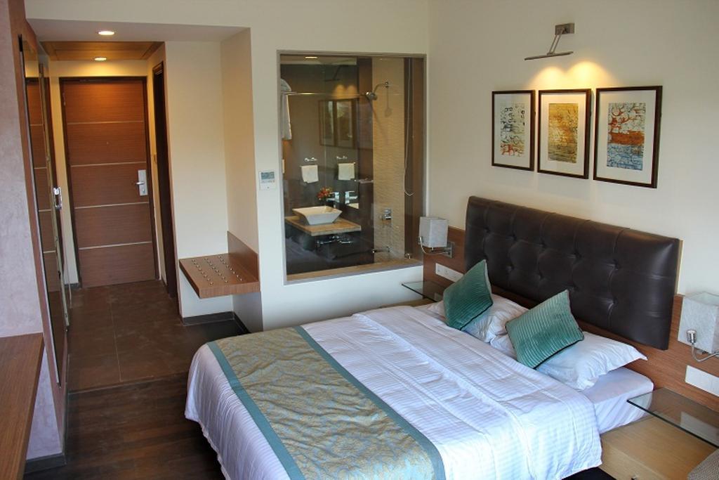 Hotel Riverview Ahmedabad Værelse billede