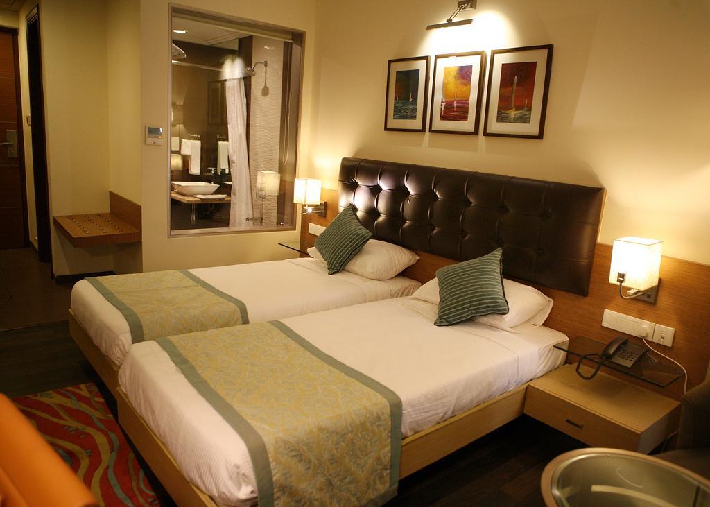 Hotel Riverview Ahmedabad Værelse billede