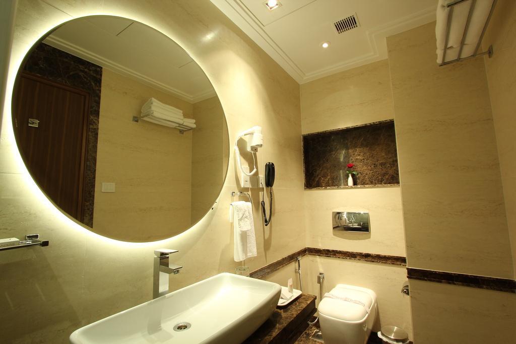 Hotel Riverview Ahmedabad Værelse billede