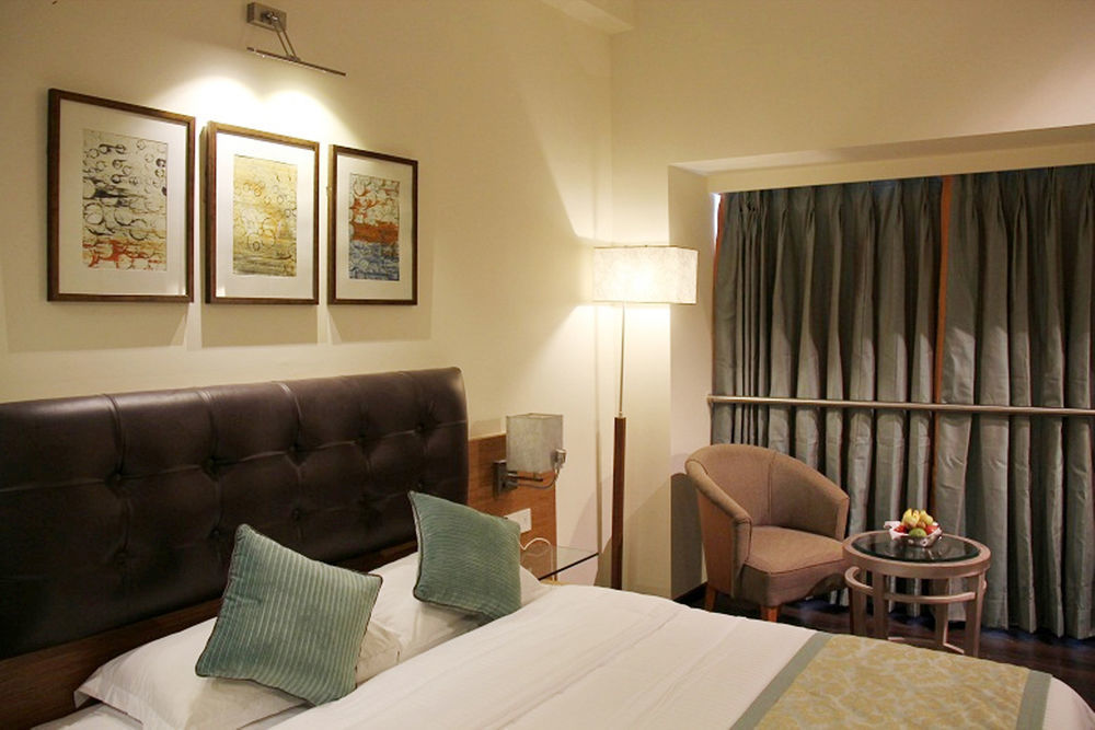 Hotel Riverview Ahmedabad Eksteriør billede